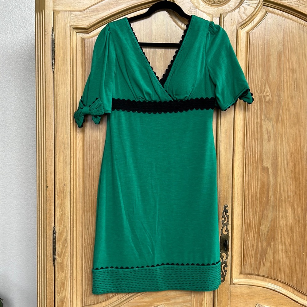 Phoebe Couture Size 8 Kelly Green Dress